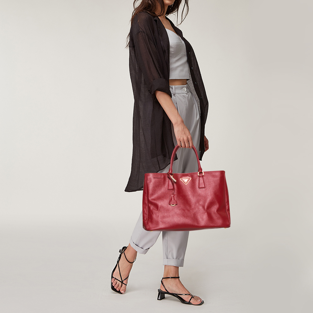 

Prada Red Saffiano Lux Leather Open Galleria Tote
