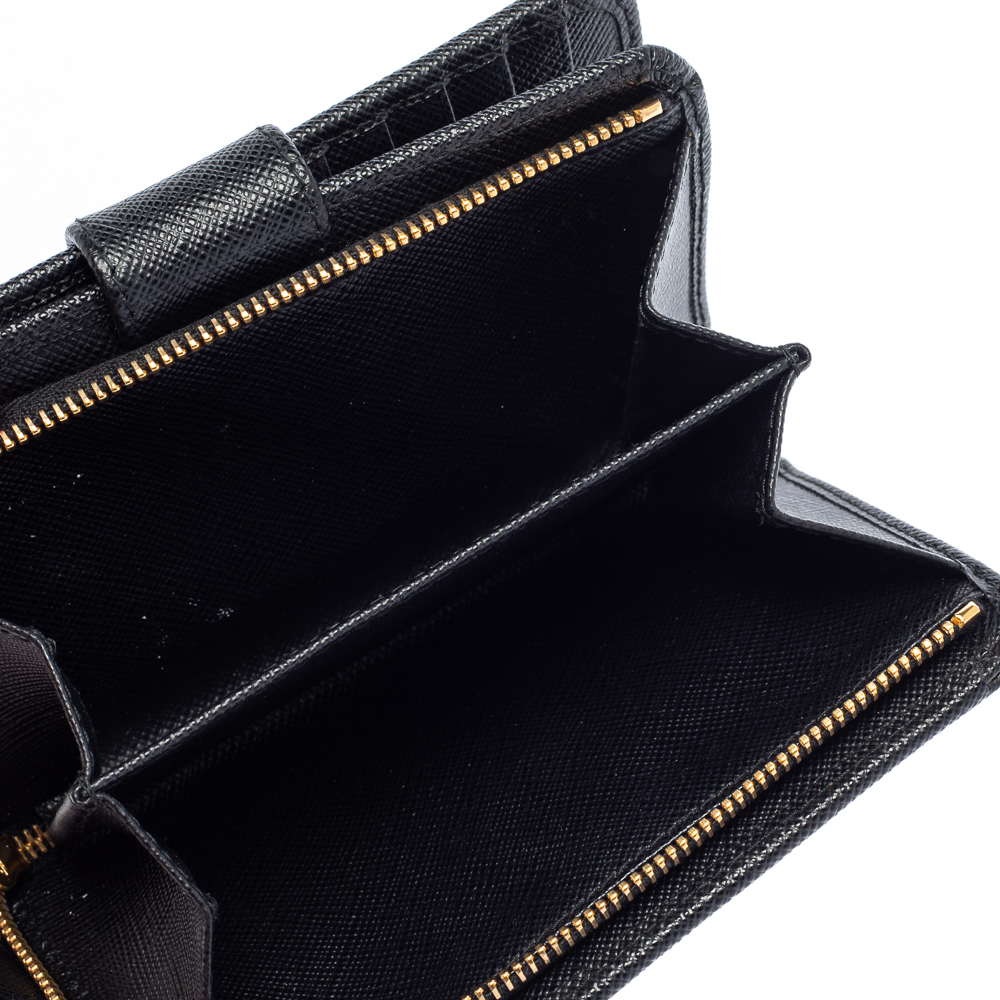 

Prada Black Saffiano Leather Wallet French Flap Wallet