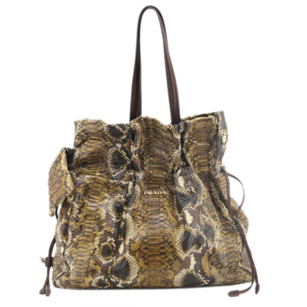مملوكة مسبقًا Prada Python Tote
