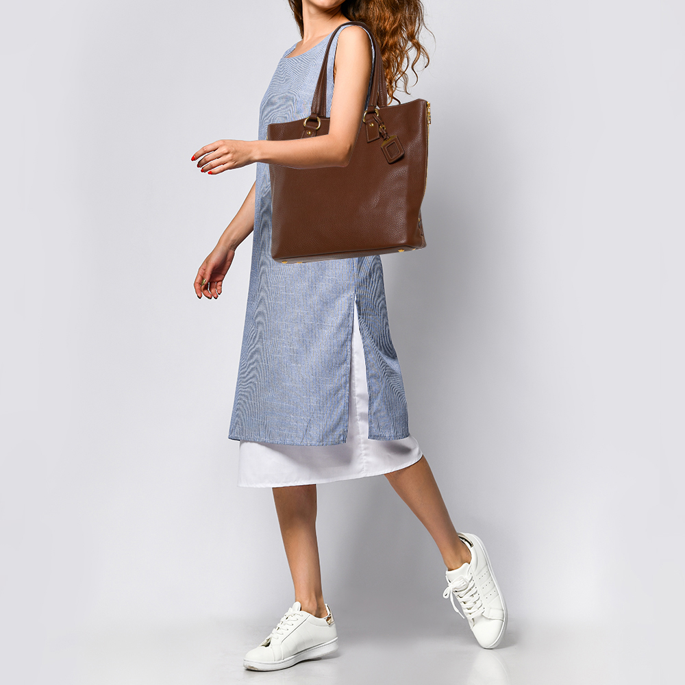 

Prada Brown Vitello Daino Leather Side Zip Tote