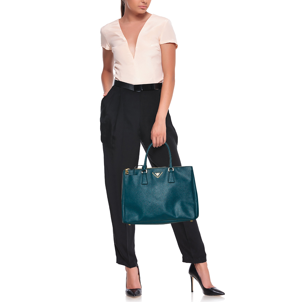 

Prada Green Saffiano Lux Leather Medium Double Zip Tote