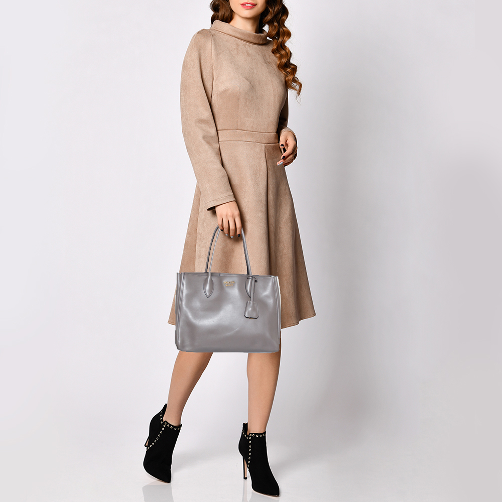 

Prada Grey/White Leather City Bibliotheque Tote