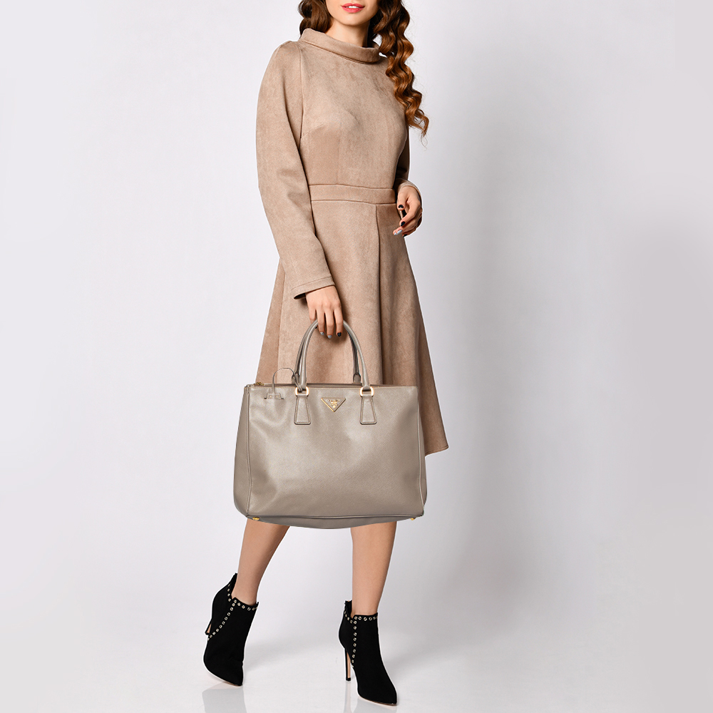 

Prada Grey Saffiano Lux Leather Large Galleria Tote