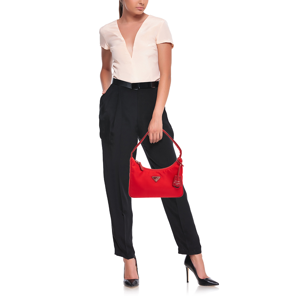 

Prada Red Nylon Re-Edition 2000 Baguette Bag