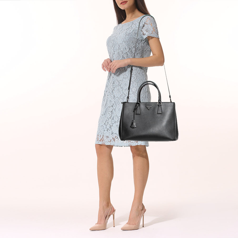 

Prada Black Saffiano Leather Medium Galleria Tote