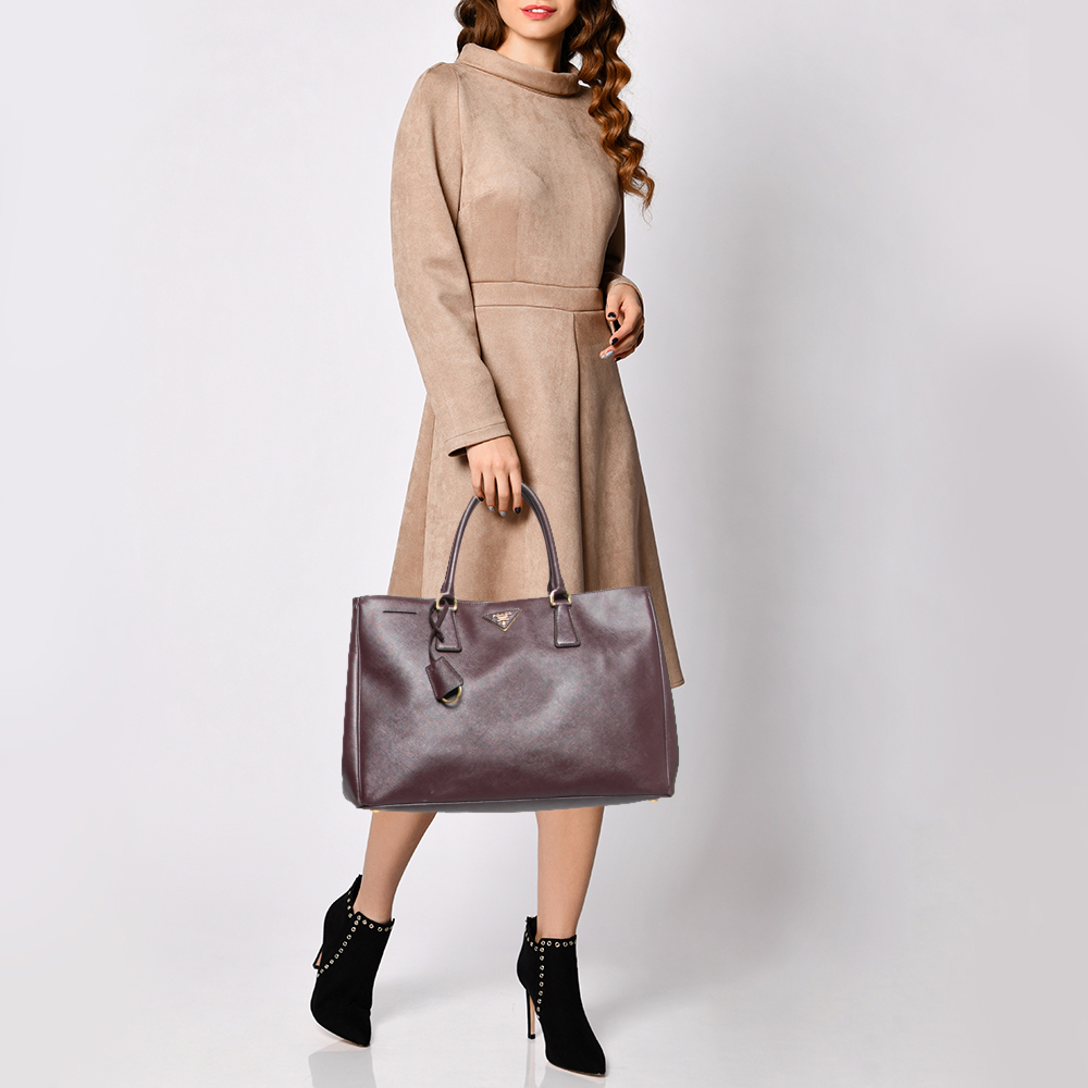 

Prada Plum Saffiano Lux Leather Large Galleria Tote, Purple
