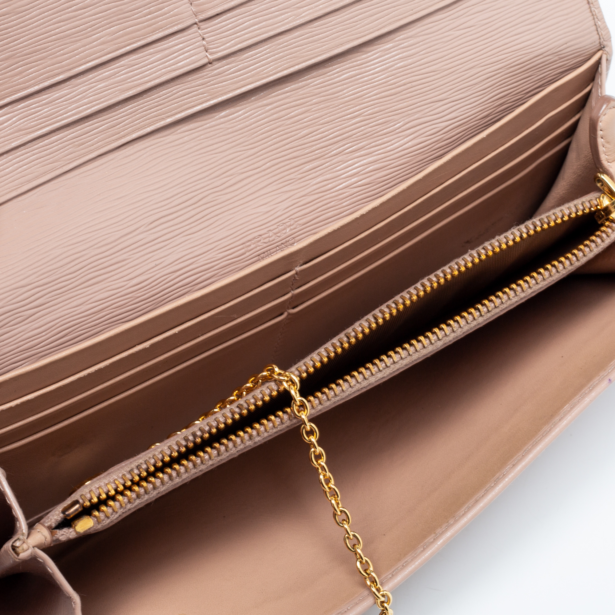 

Prada Dusty Pink Vitello Move Leather Flap Continental Wallet