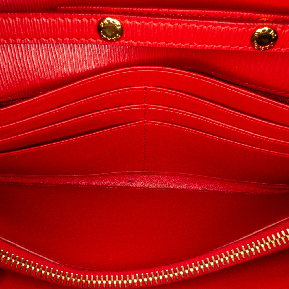 

Prada Red Vitello Move Wallet On Chain