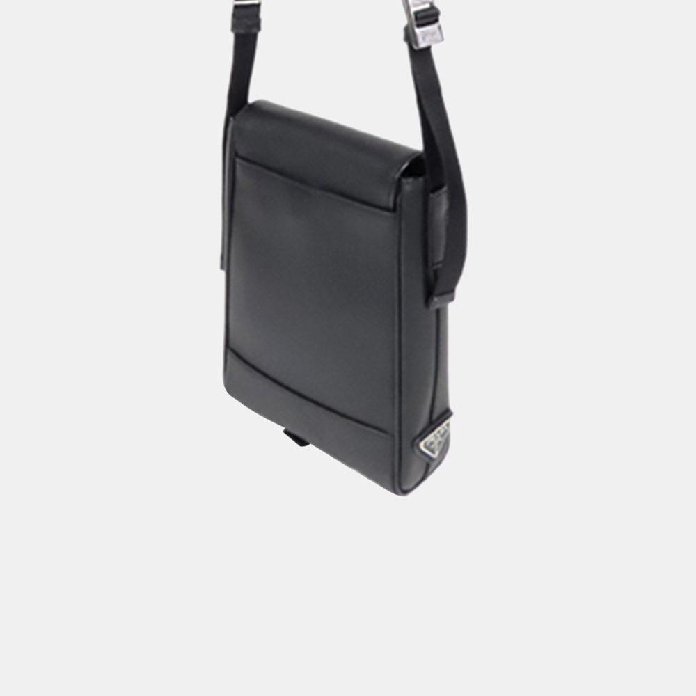 

Prada Black Saffiano Messenger Bag