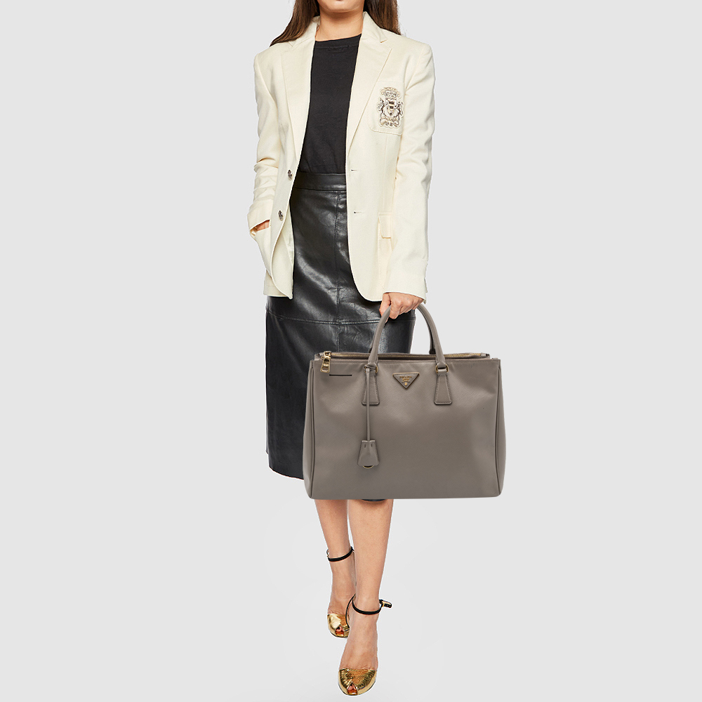 

Prada Dark Beige Saffiano Lux Leather Large Galleria Double Zip Tote