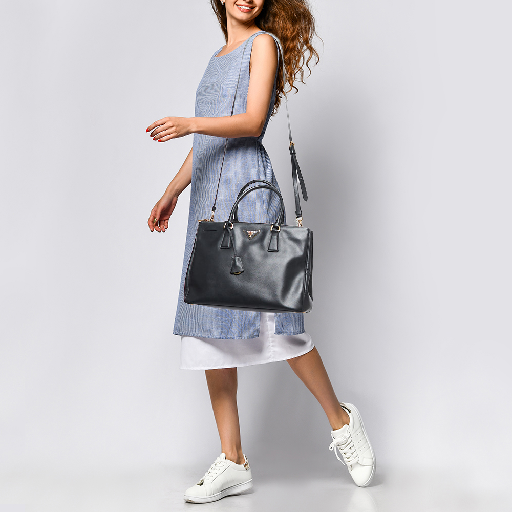 

Prada Black Saffiano Lux Leather Medium Galleria Double Zip Tote