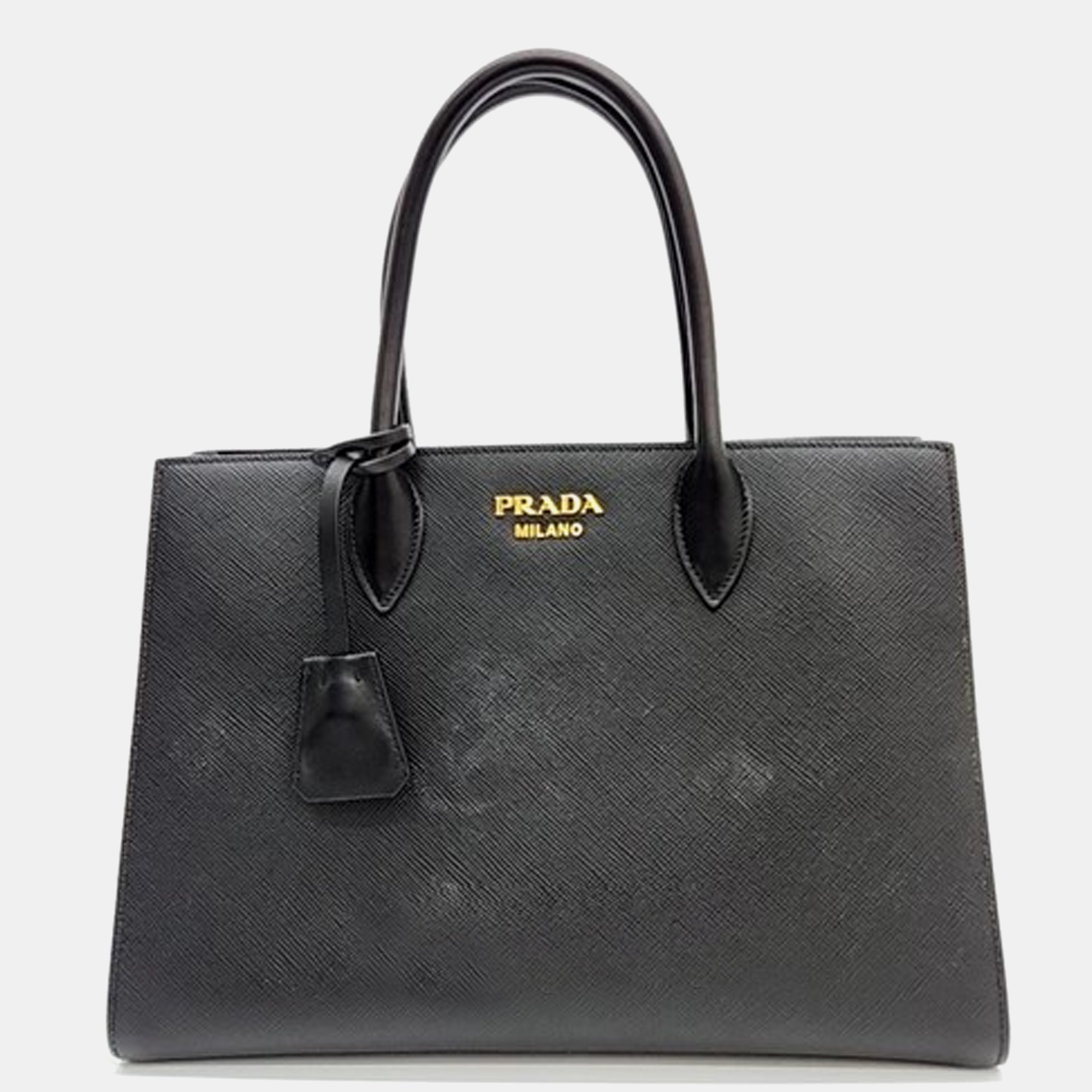 Handbags are more than just instruments to carry ones essentials. They essay ones sense of style and the better the bag the more confidence we get when we hold it. This designer bag is meticulously made from luxe materials and has a spacious interior.
