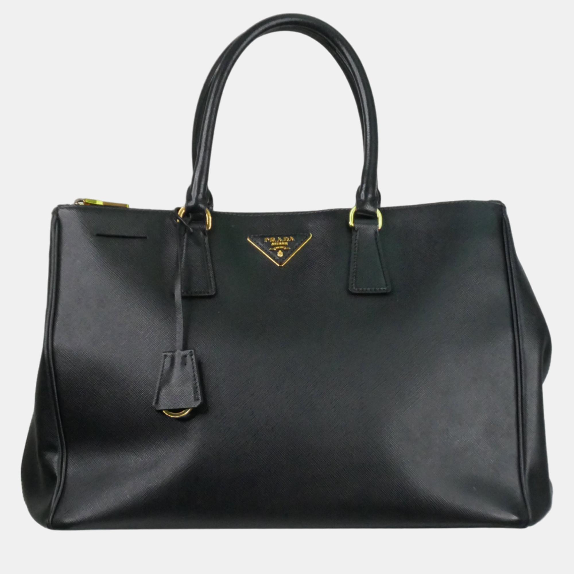 

Prada Black large Saffiano leather Galleria top handle bag