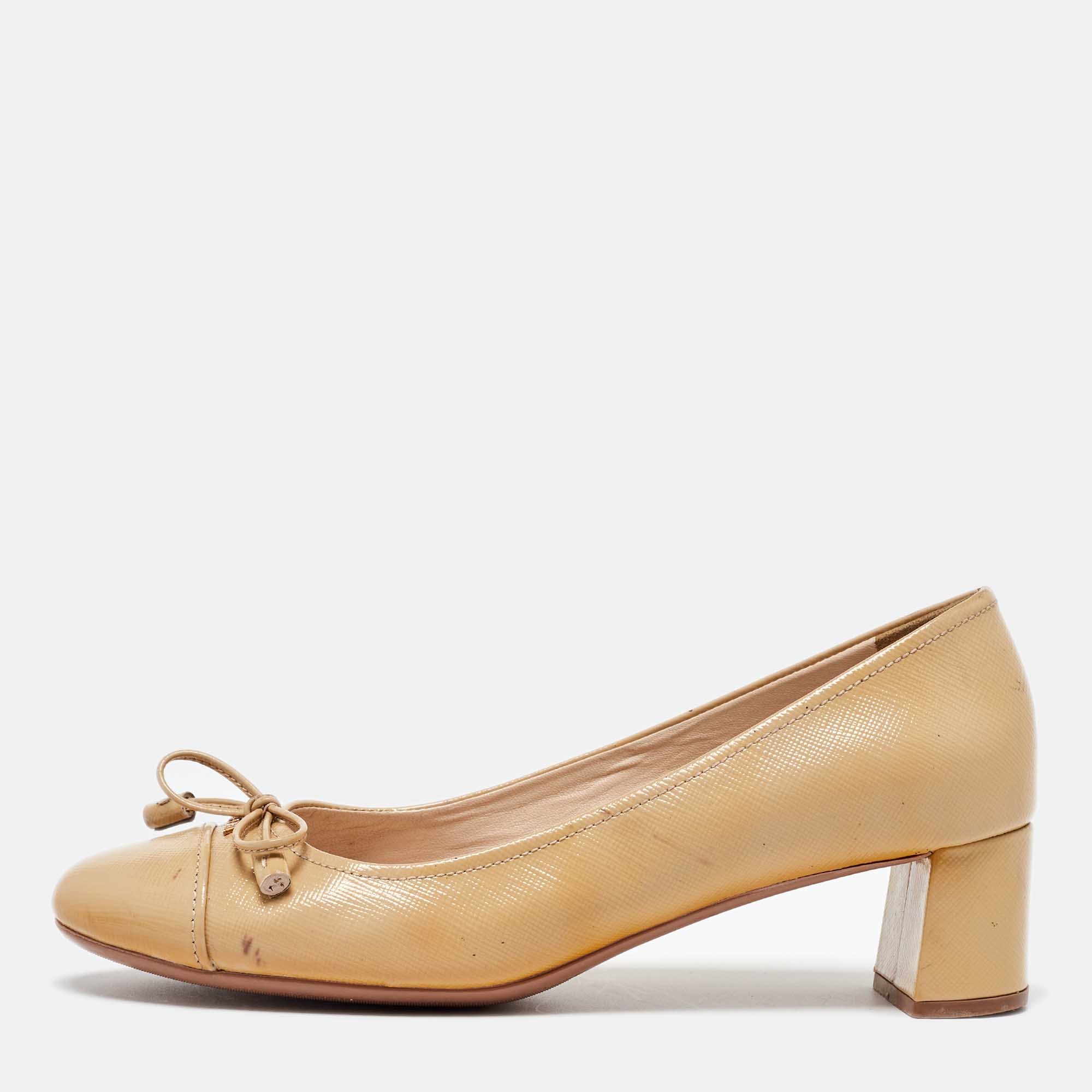 

Prada Beige Patent Leather Bow Block Heel Pumps Size