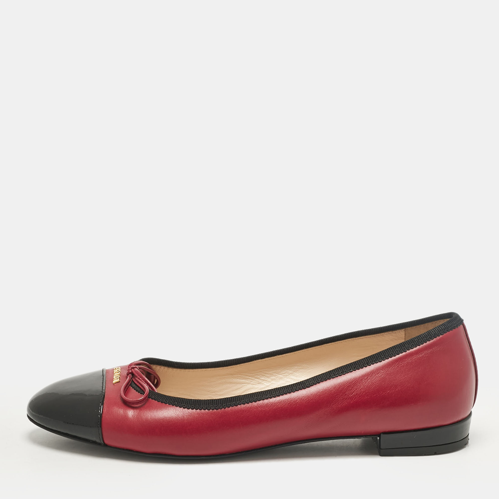 

Prada Pink/Black Patent and Leather Bow Ballet Flats Size