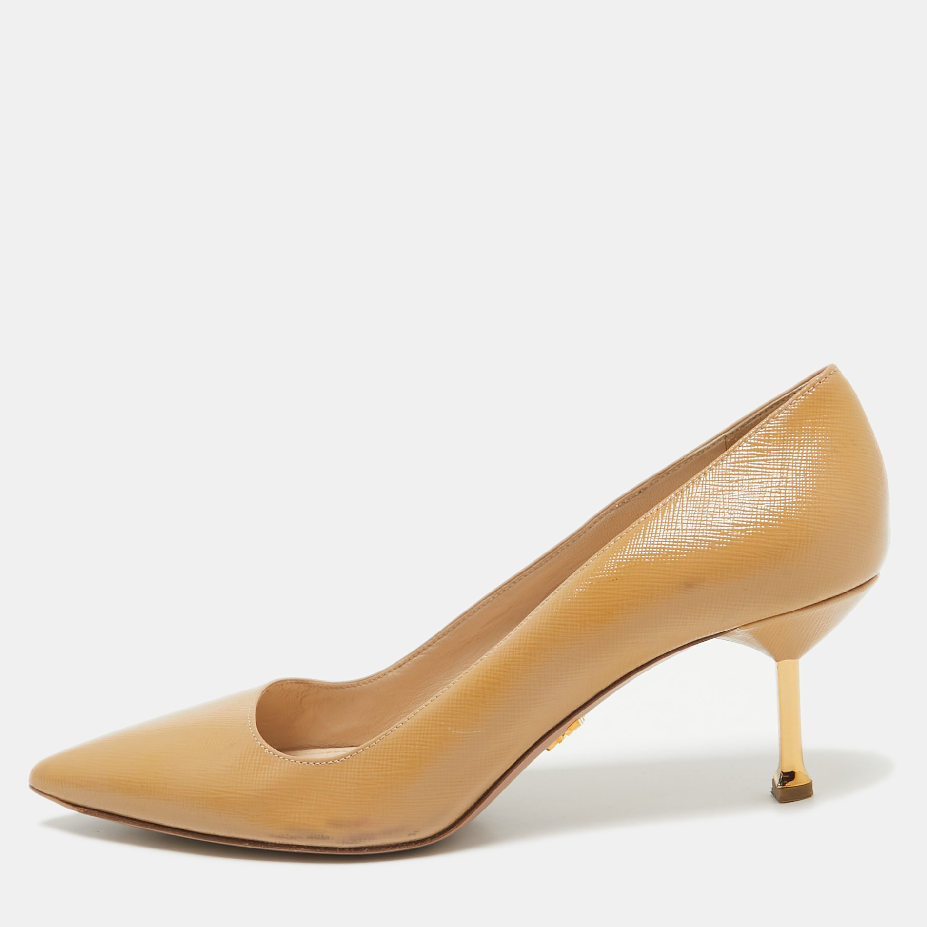 

Prada Beige Saffiano Patent Leather Pointed Toe Pumps Size