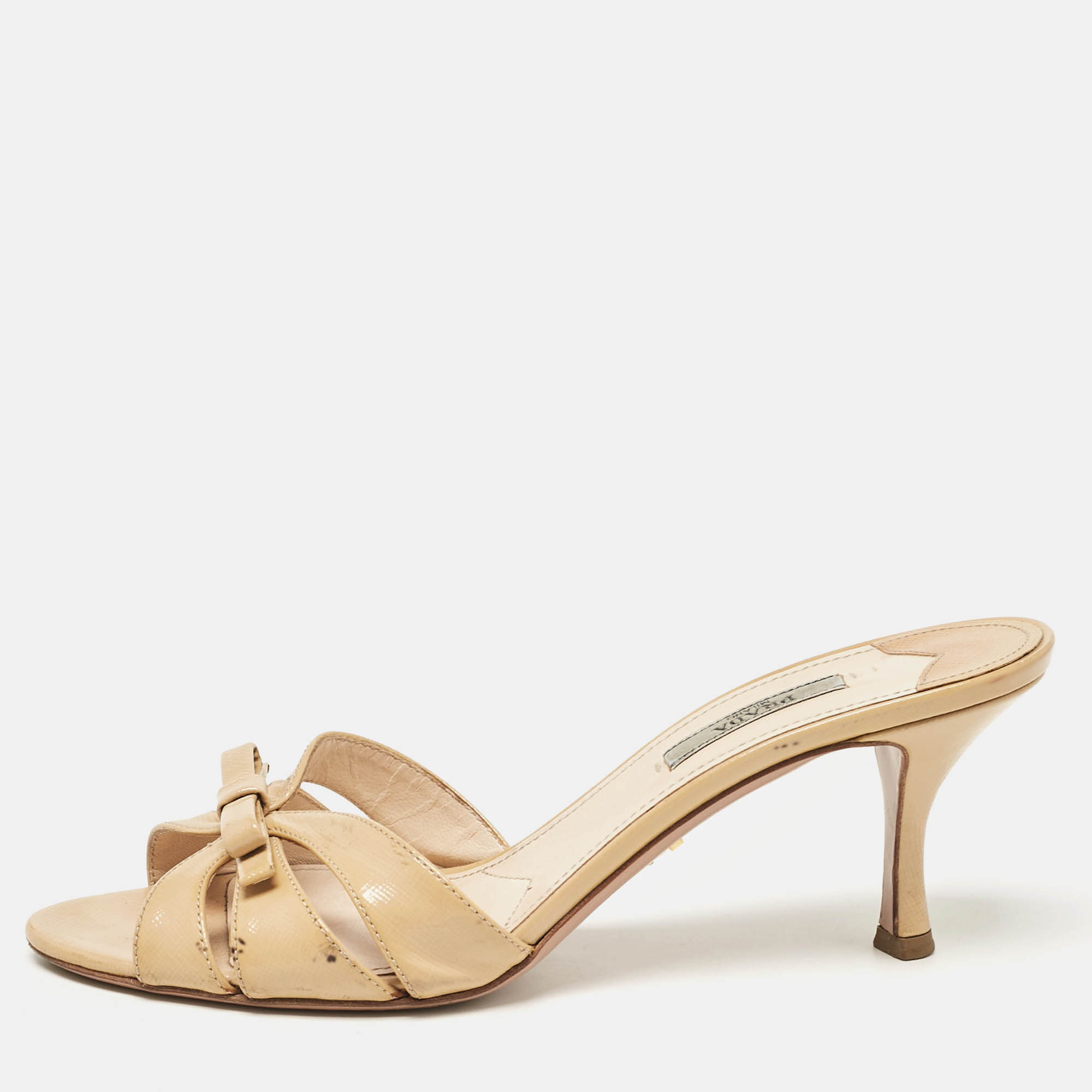 

Prada Beige Patent Leather Bow Slide Sandals Size