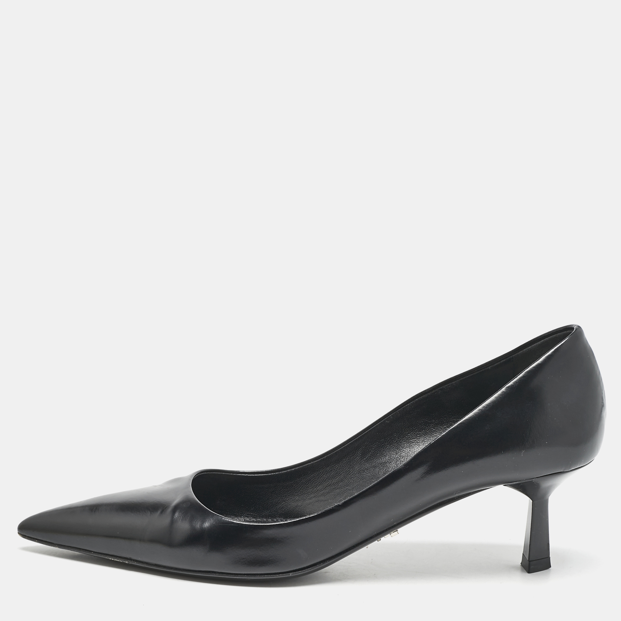 

Prada Black Leather Pointed Toe Pumps Size