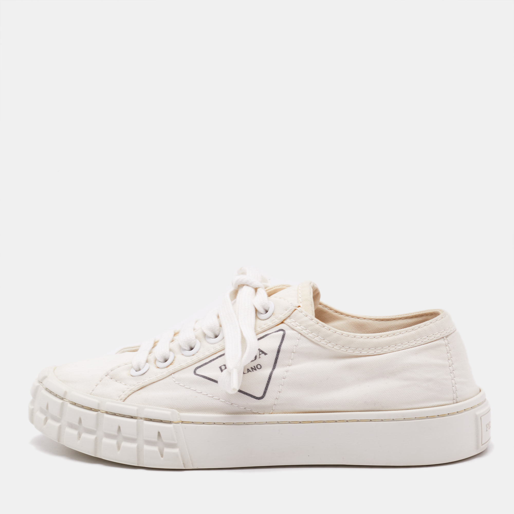 

Prada White Re-Nylon Double Wheel Low Top Sneakers Size