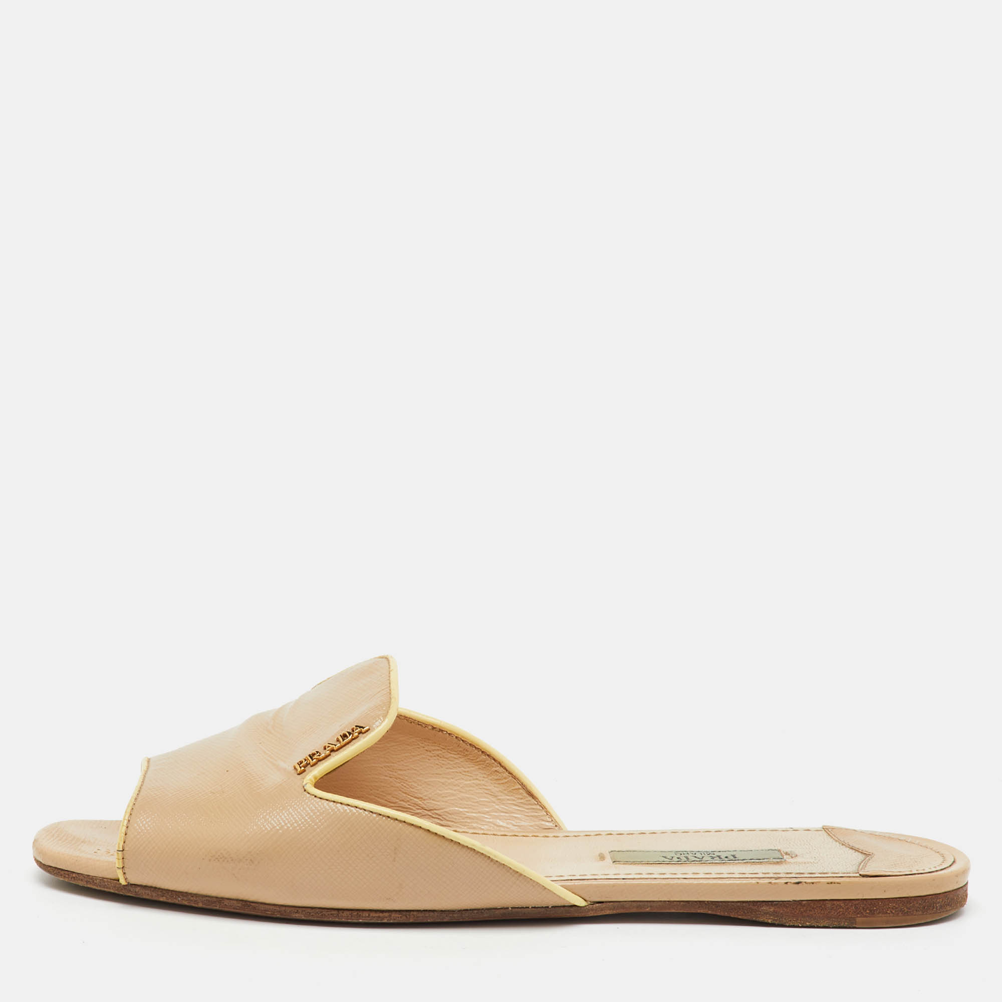 

Prada Beige Saffiano Patent Leather Flat Slide Sandals Size