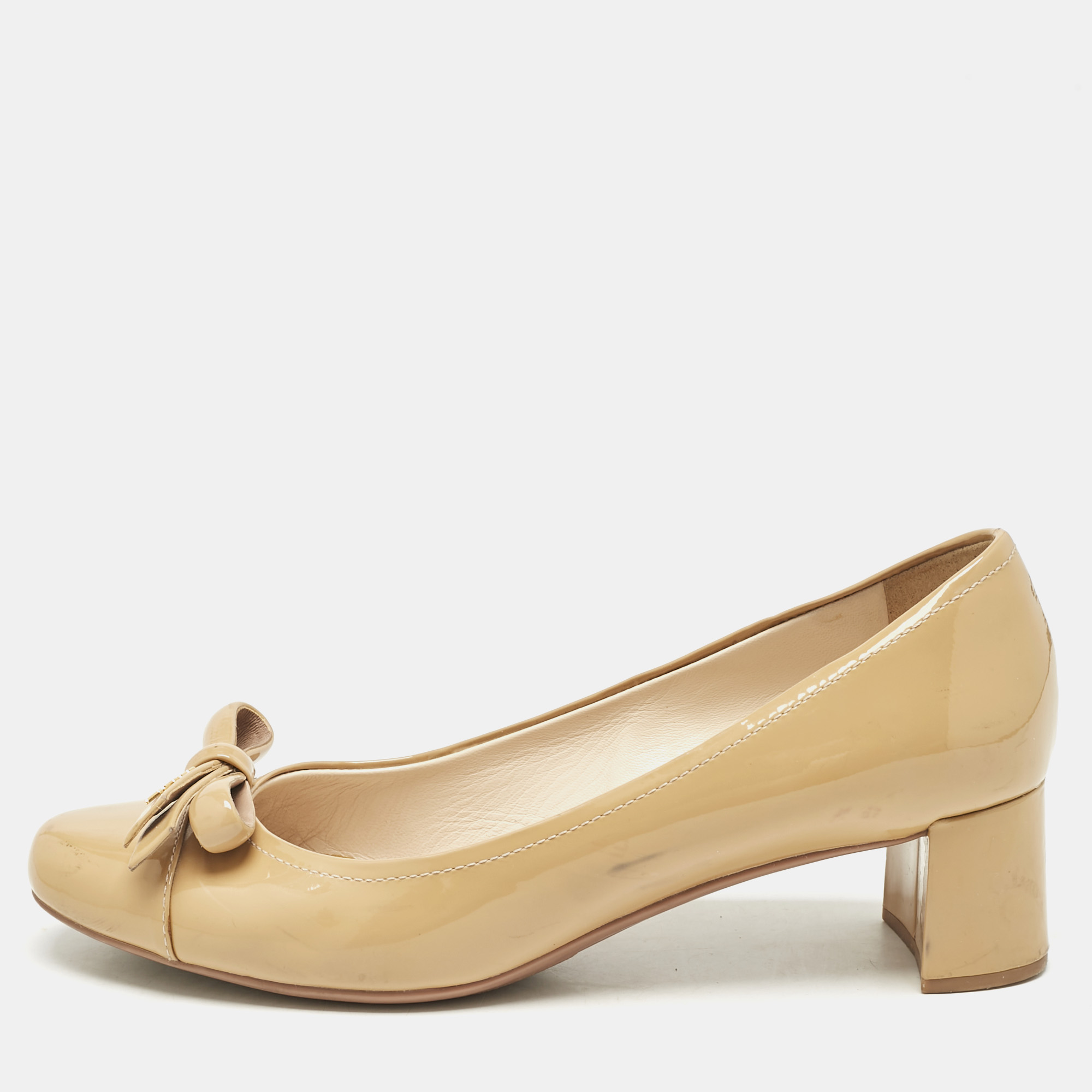 

Prada Beige Patent Leather Bow Block Heel Pumps Size