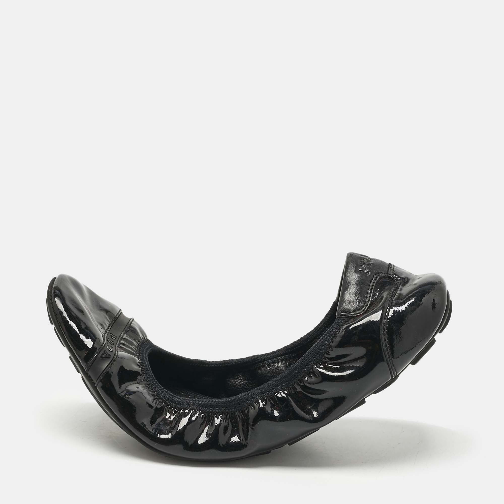 

Prada Black Patent Leather Cap Toe Scrunch Ballet Flats Size