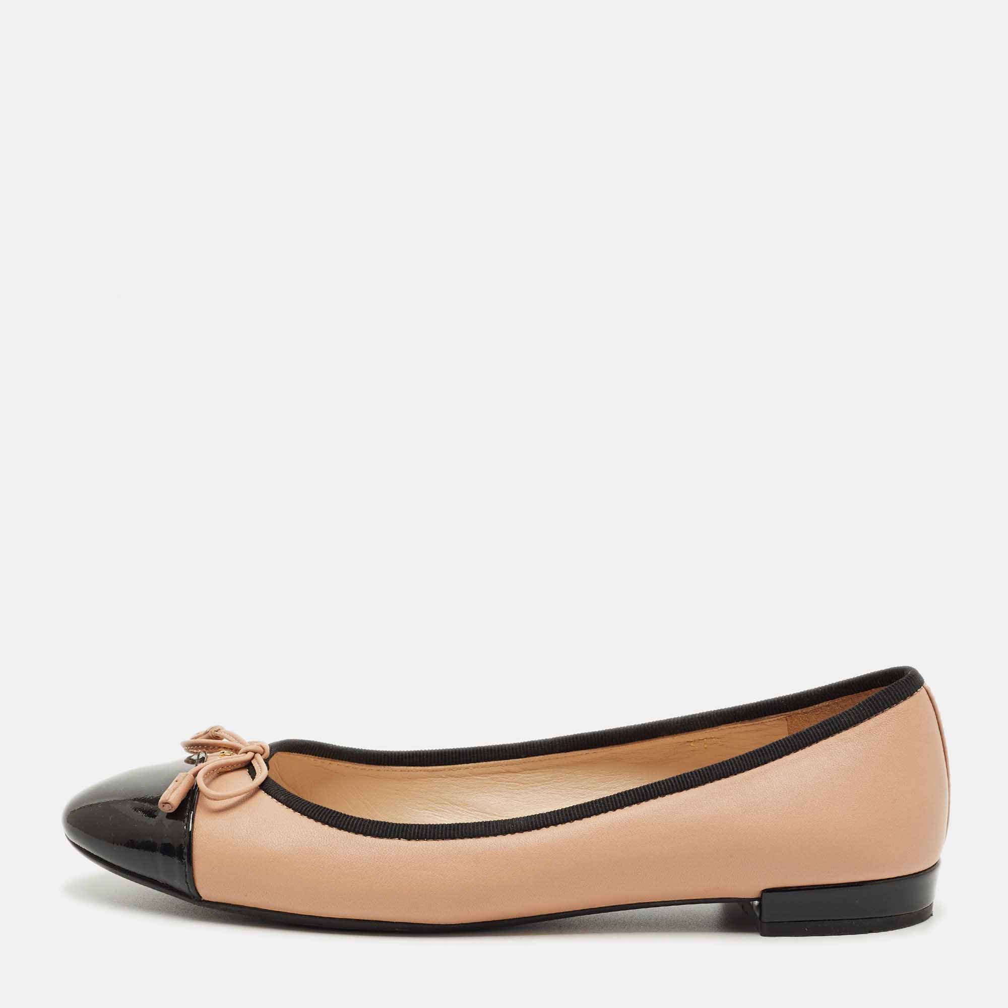 

Prada Beige Leather and Patent Leather Cap Toe Ballet Flats Size