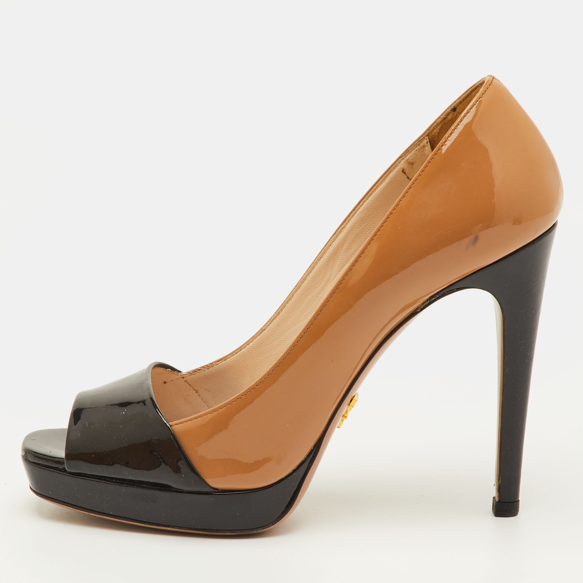 

Prada Size  Beige/Black Patent Leather Open Toe Platform Pumps