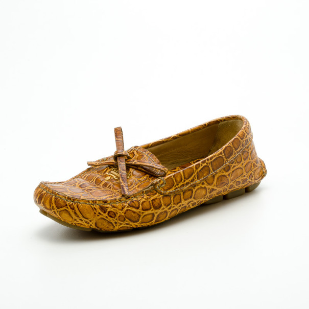 مملوكة مسبقًا Prada Brown Croc Embossed Leather Loafers Size 37
