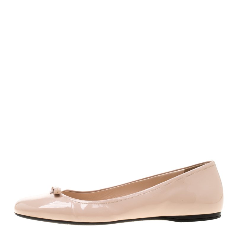 

Prada Beige Patent Leather Bow Ballet Flats Size