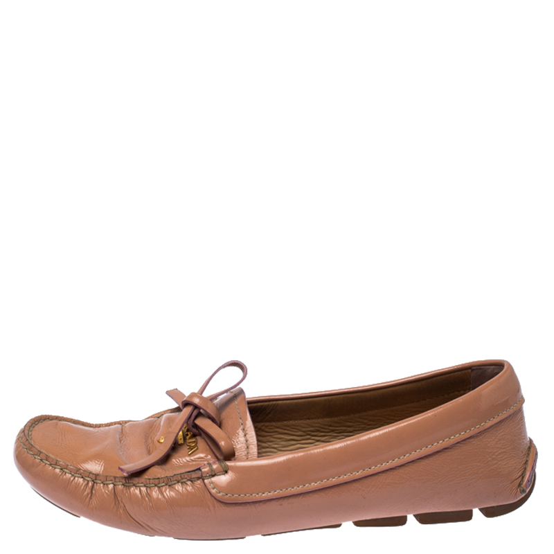 

Prada Nude Beige Patent Leather Bow Loafers Size