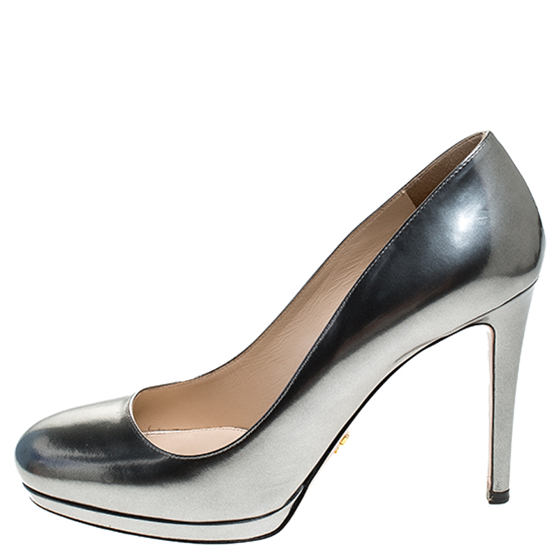 

Prada Metallic Silver Leather Round Toe Platform Pumps Size