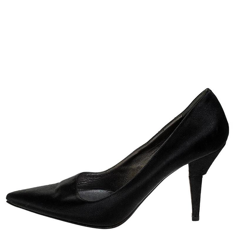

Prada Black Satin Pointed Toe Pumps Size