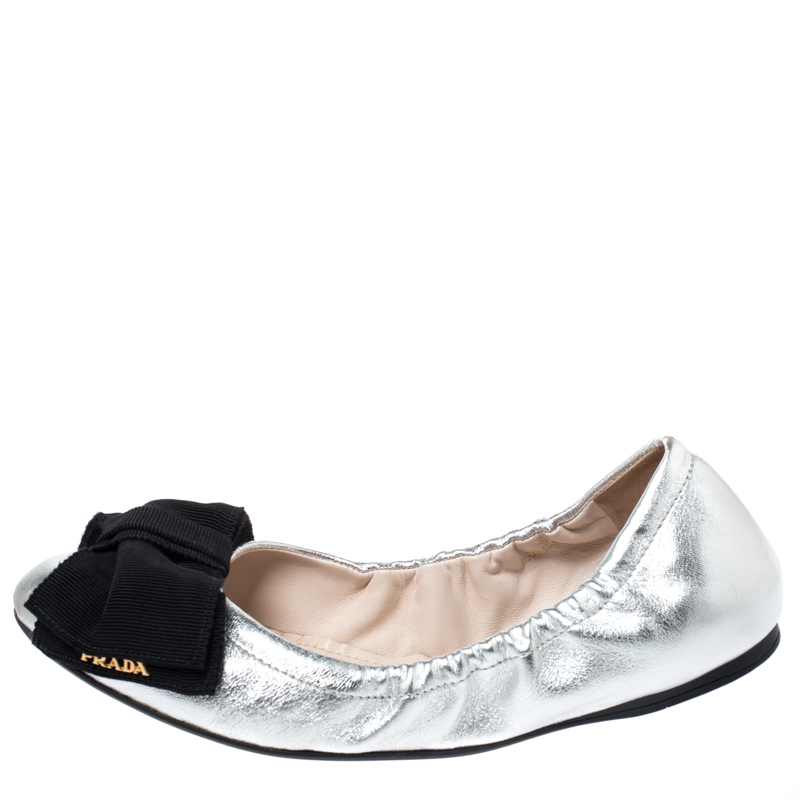 

Prada Sport Metallic Silver Leather Grosgrain Bow Detail Scrunch Ballet Flat Size