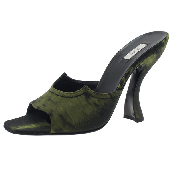 مملوكة مسبقًا Prada Green Printed Canvas Sandals Size 39