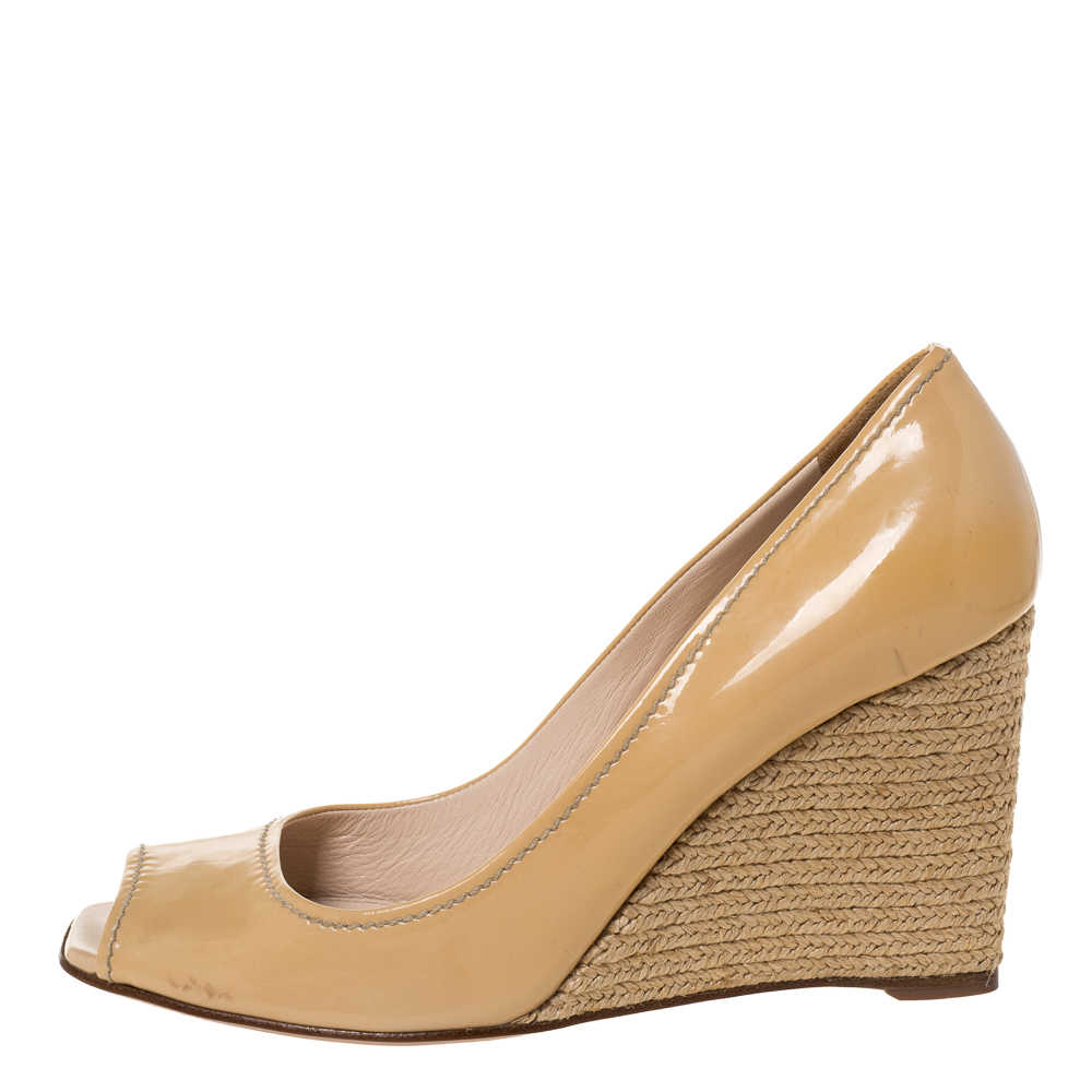 

Prada Beige Patent Leather And Espadrille Peep Toe Wedge Pumps Size