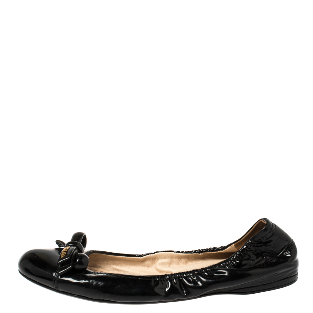 

Prada Black Patent Leather Bow Scrunch Ballet Flats Size