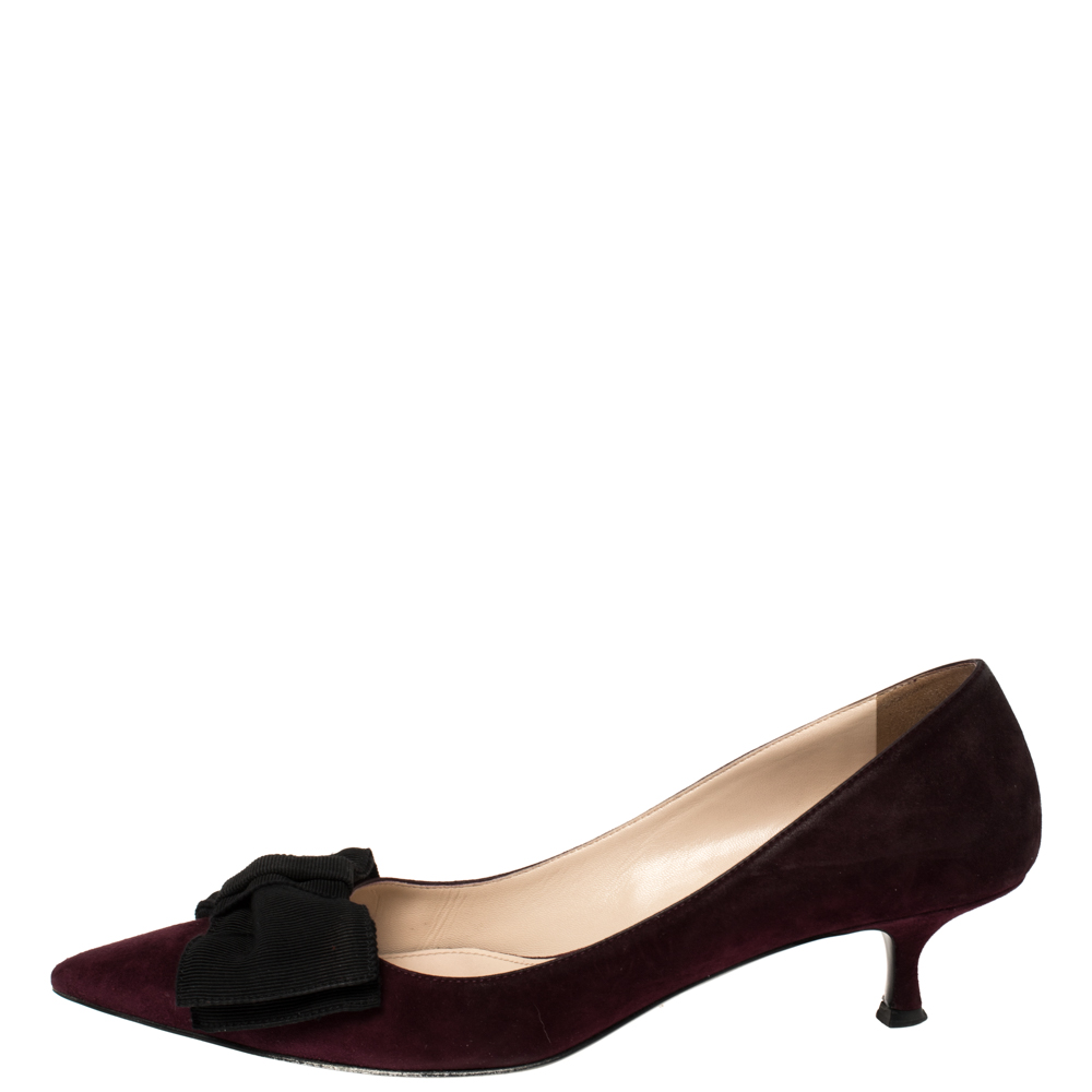 

Prada Burgundy Suede Bow Pointed Toe Pumps Size