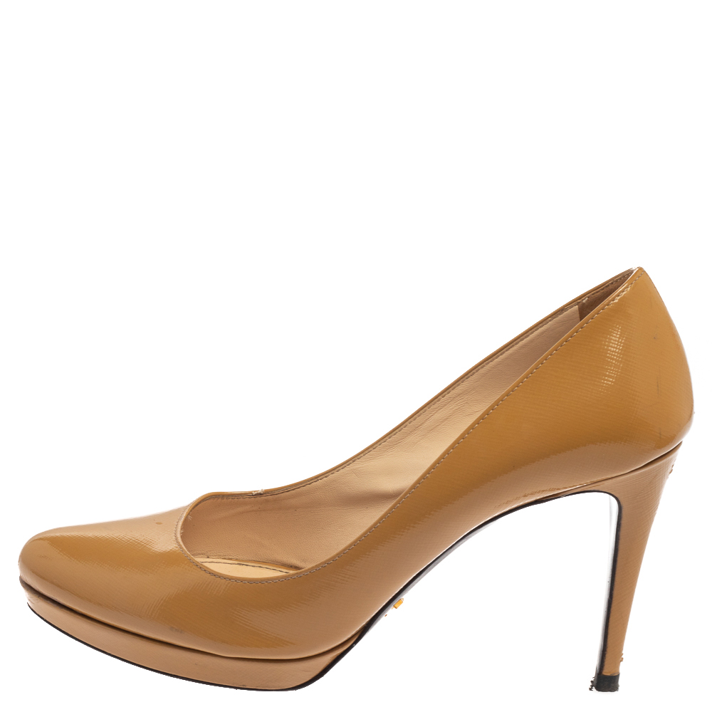 

Prada Beige Saffiano Patent Leather Platform Pumps Size