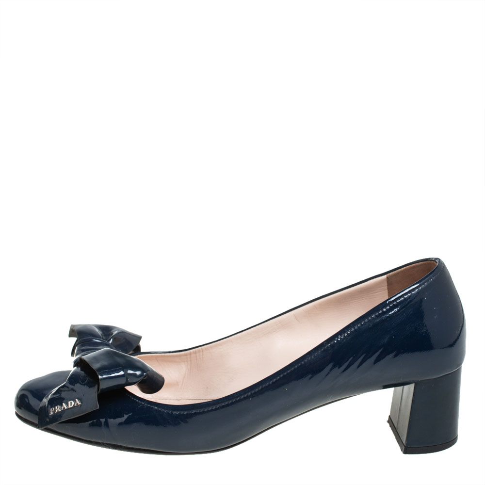 

Prada Navy Blue Patent Leather Bow Block Heel Pumps Size