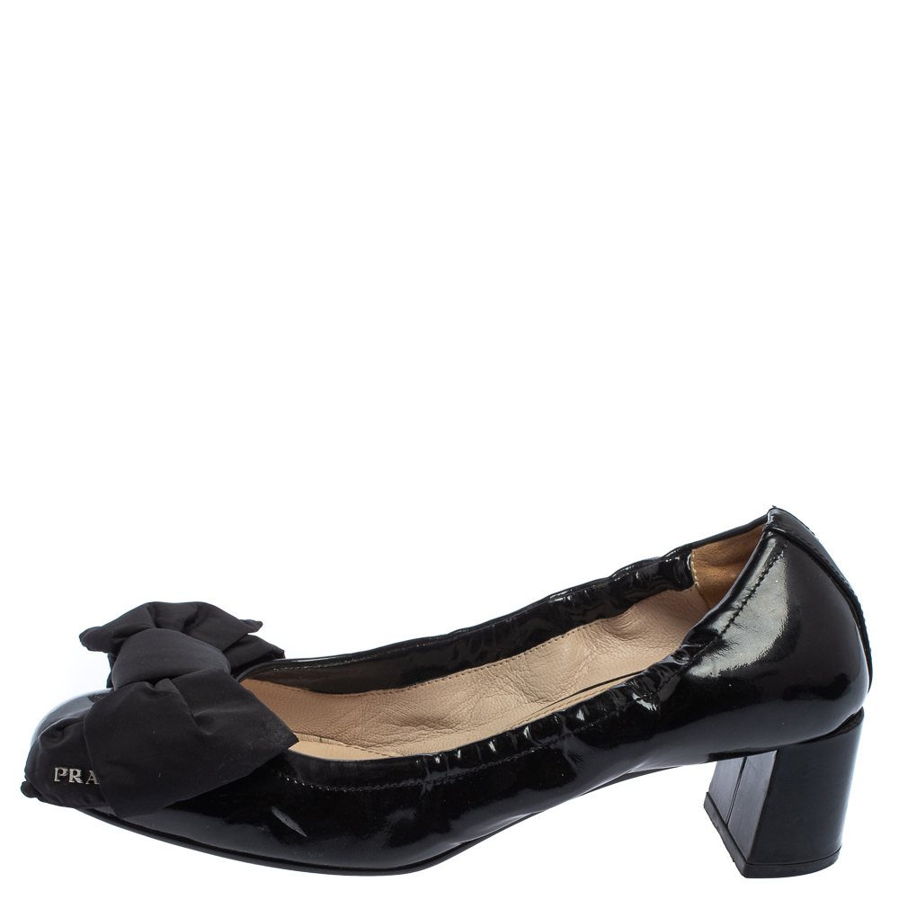 

Prada Black Patent Leather Bow Block Heel Pumps Size