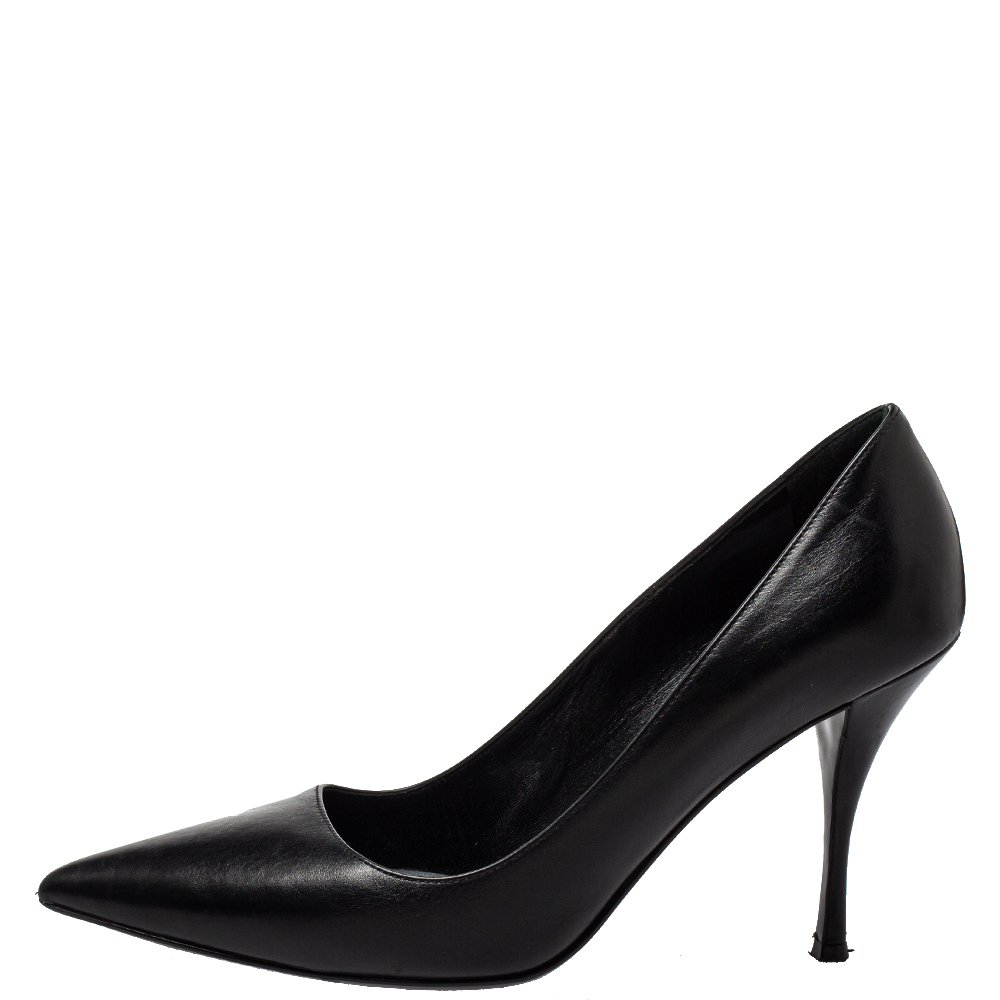 

Prada Black Leather Pointed Toe Pumps Size