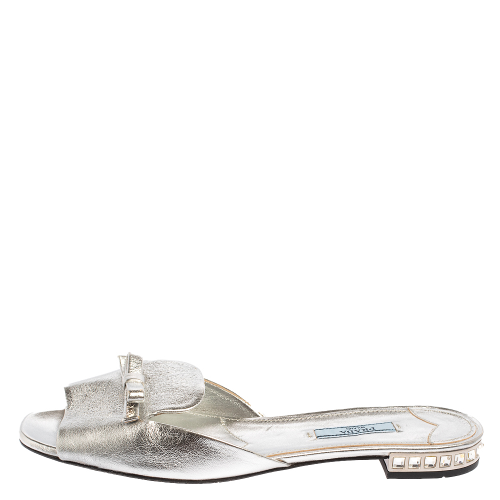 

Prada Silver Leather Bow Flat Sandals Size