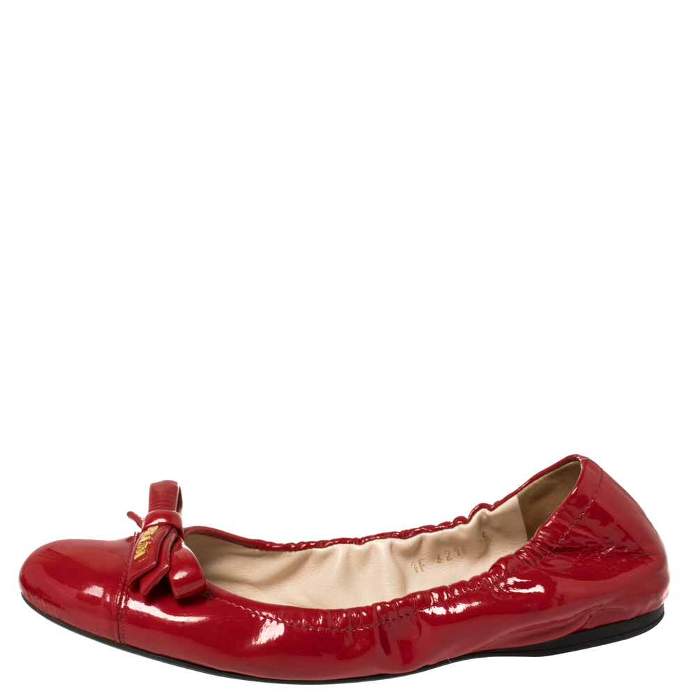 

Prada Red Patent Leather Bow Scrunch Ballet Flats Size