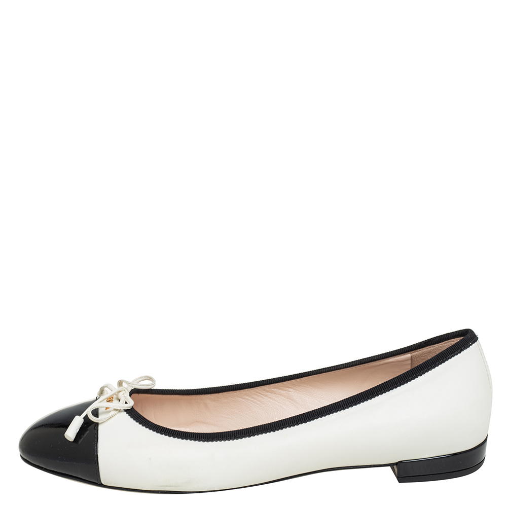 

Prada Black/ White Patent And Leather Bow Cap Toe Ballet Flats Size