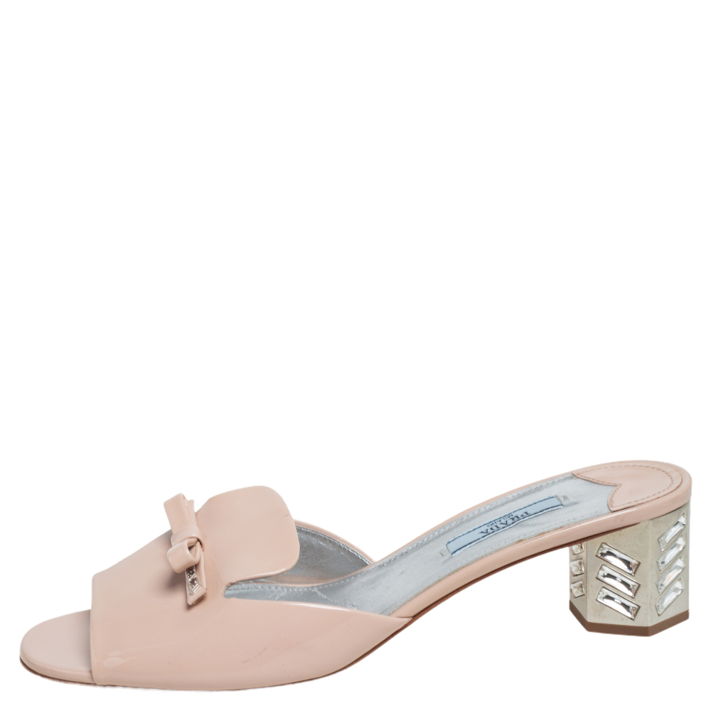 

Prada Beige Patent Leather Bow Slide Sandals Size