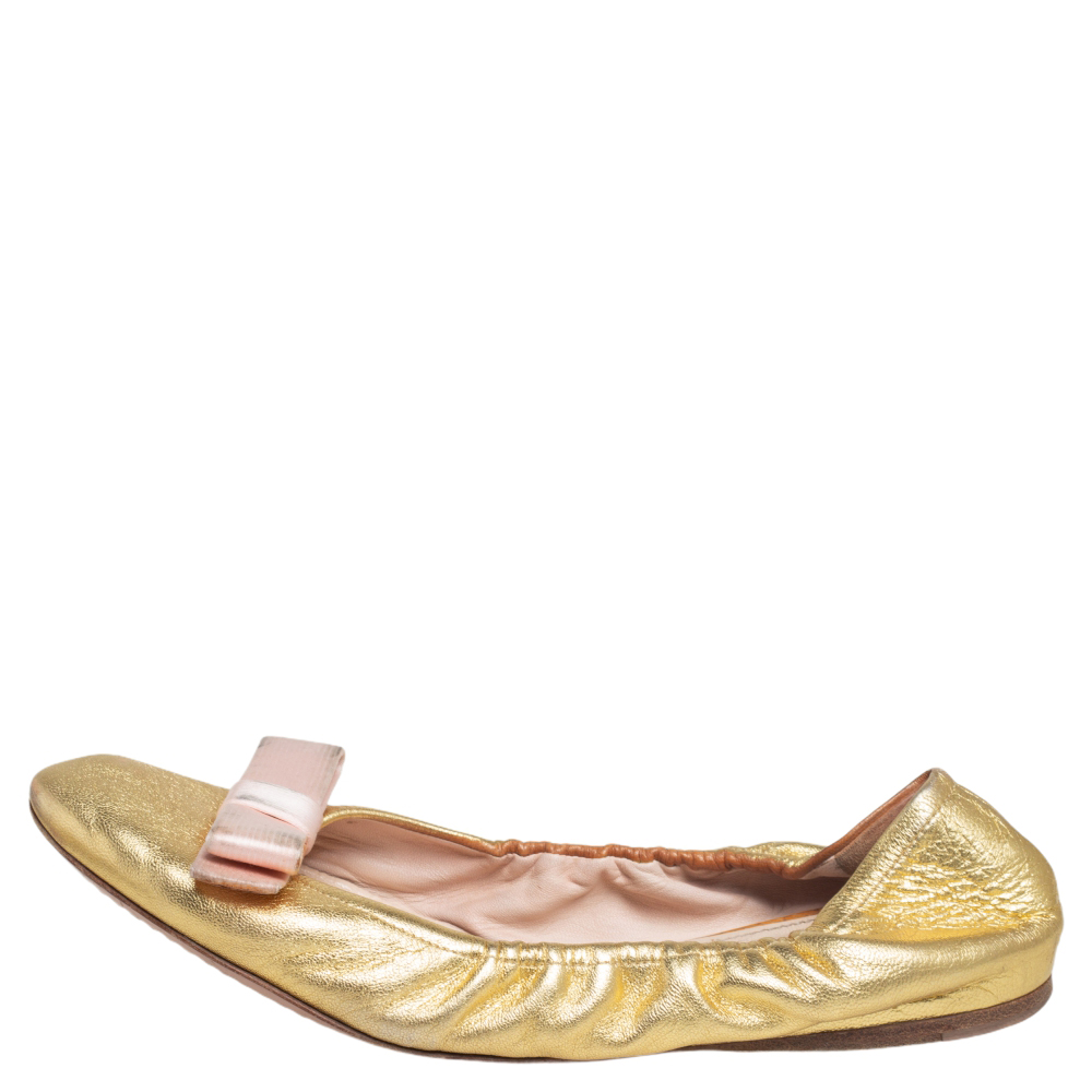 

Prada Gold Leather Bow Scrunch Ballet Flats Size