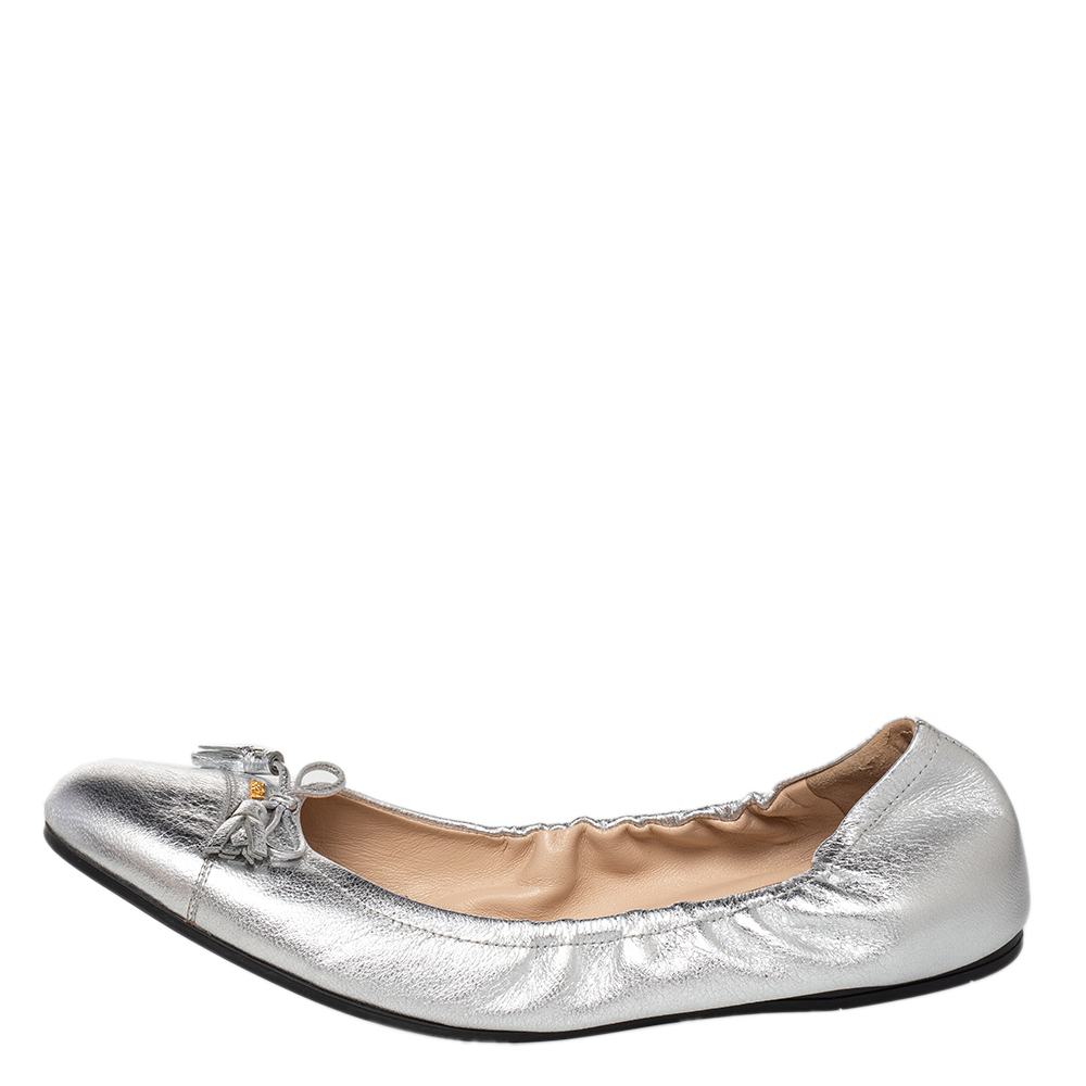 

Prada Silver Leather Bow Scrunch Ballet Flats Size