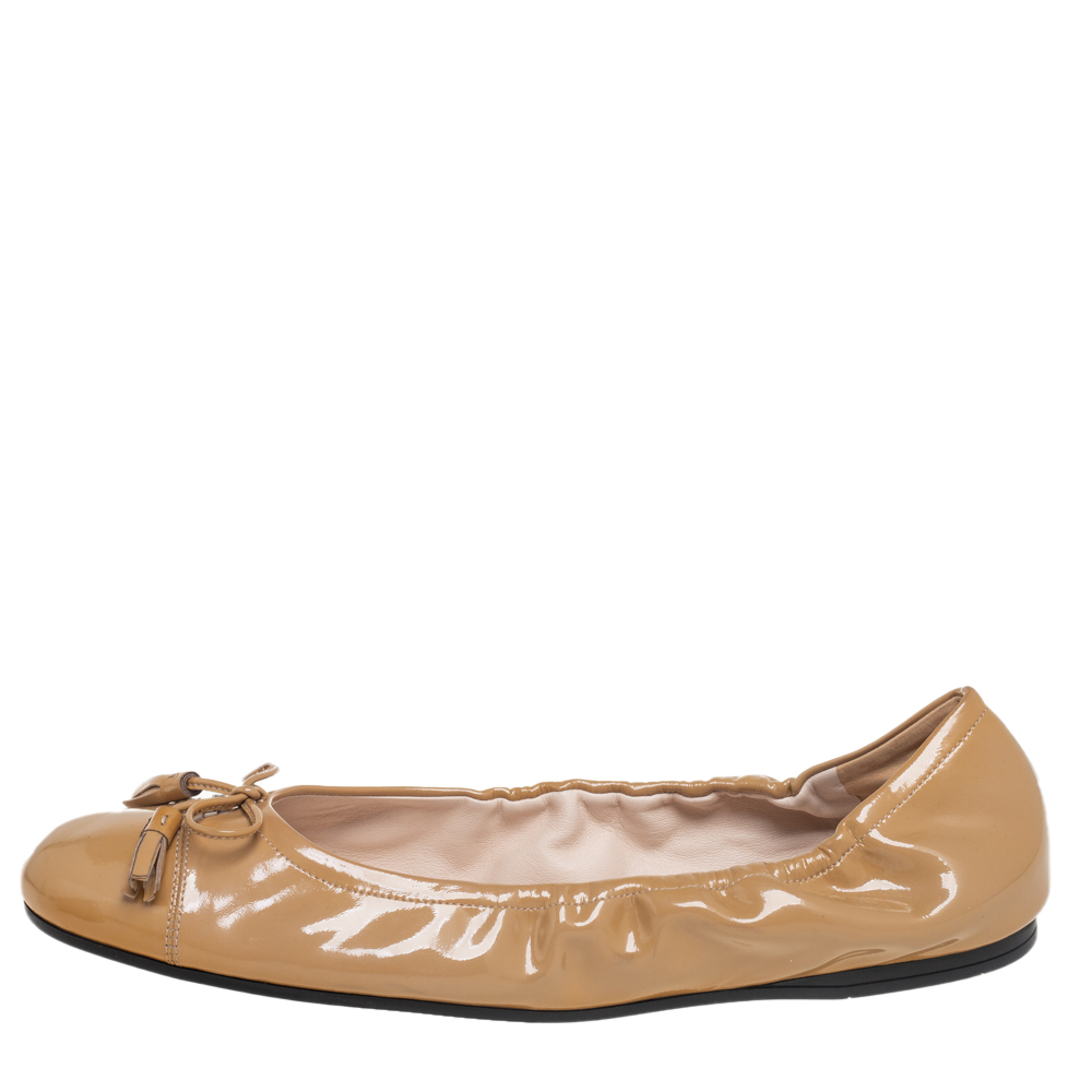 

Prada Beige Patent Leather Tassel Bow Flats Size