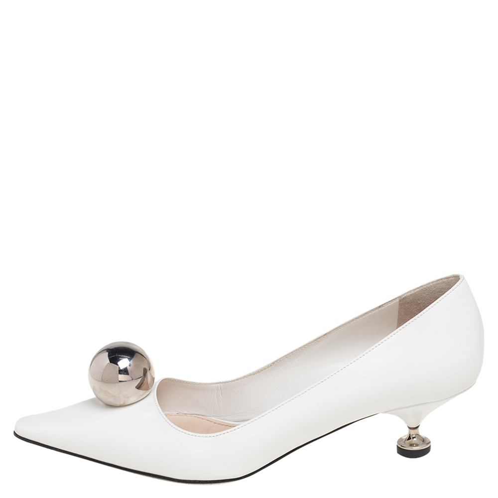

Prada White Patent Leather Embellished Pointed Toe Pumps Size